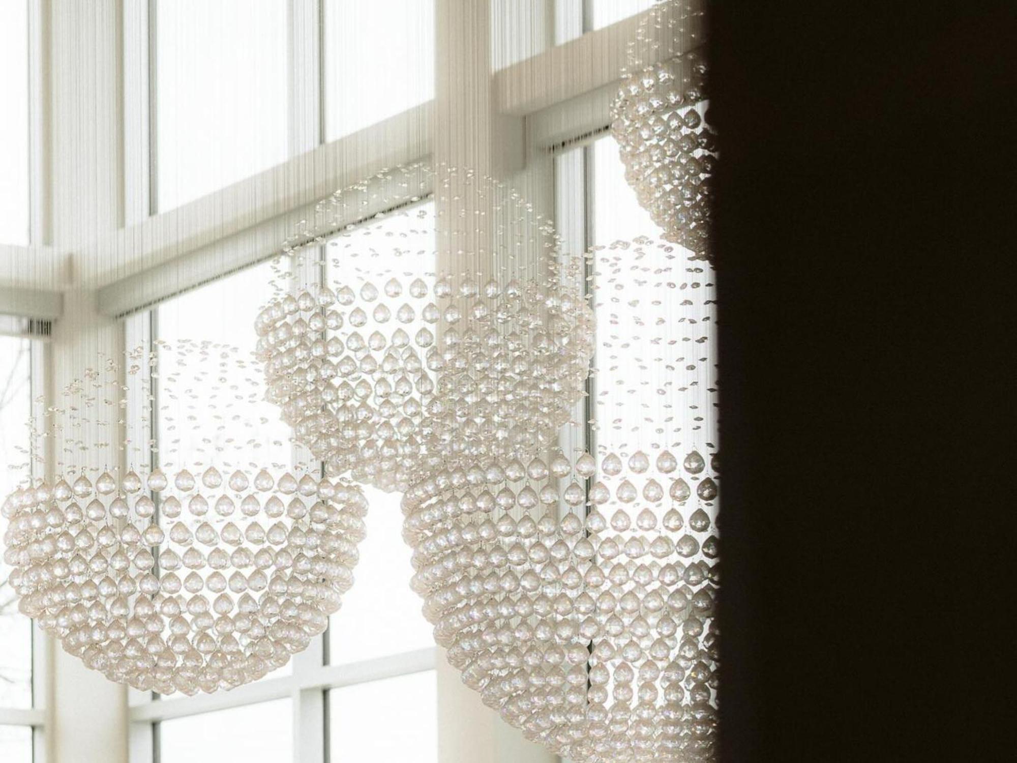 Otl Gouverneur Sherbrooke Exteriör bild The 2000 light globes in the foyer of the National Gallery of Victoria